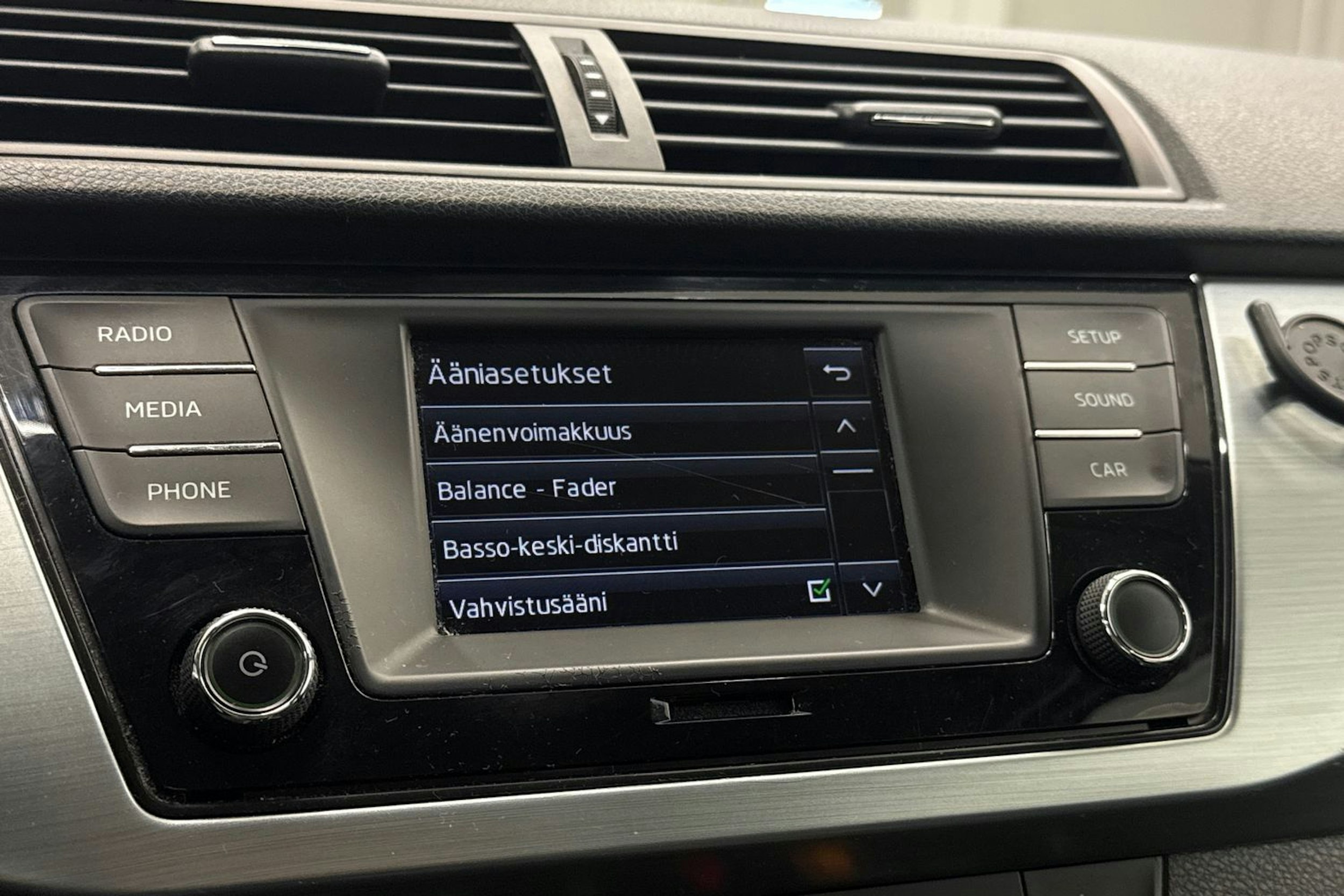 Valkoinen Skoda FABIA 2017 kuva 30.