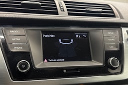 Valkoinen Skoda FABIA 2017 kuva 31.