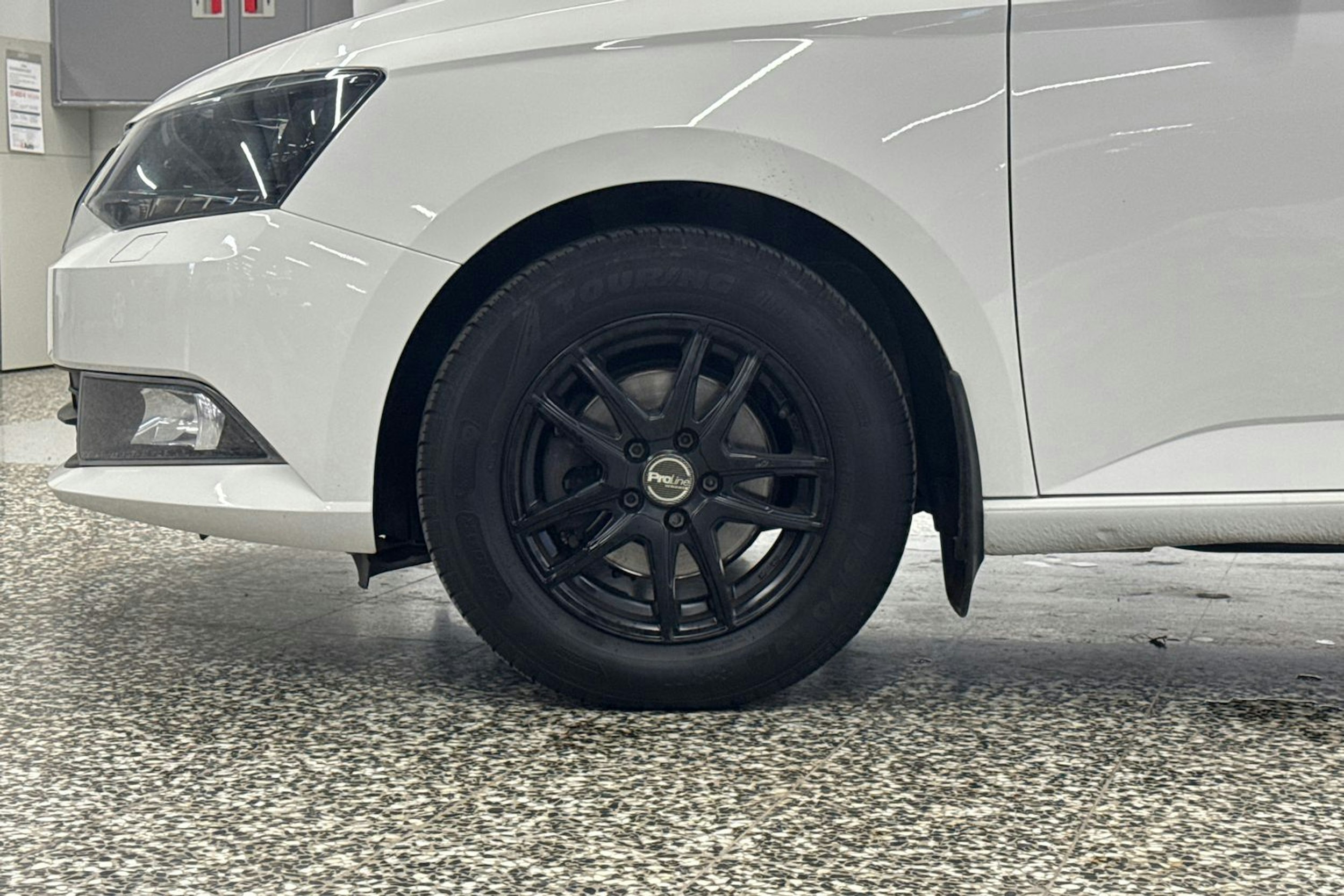 Valkoinen Skoda FABIA 2017 kuva 33.