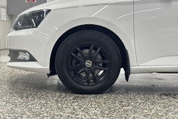 Valkoinen Skoda FABIA 2017 kuva 33.