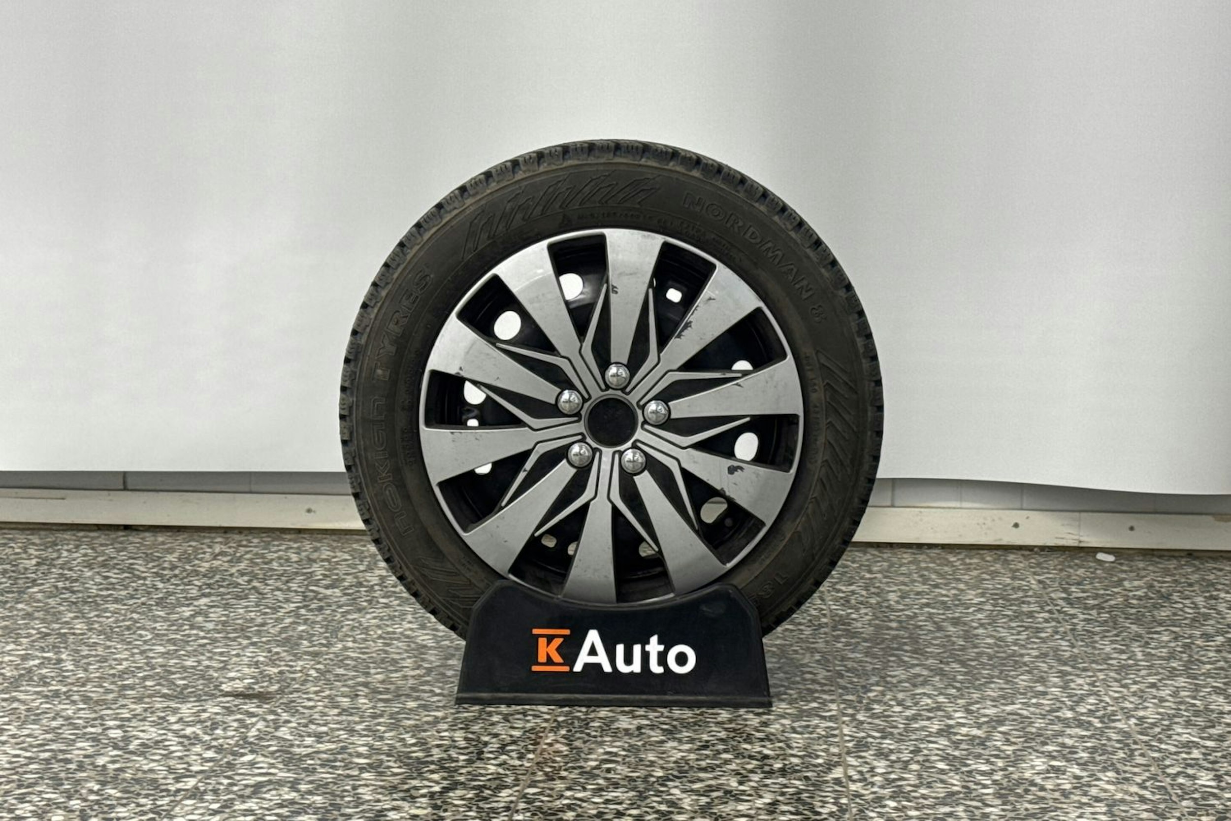 Valkoinen Skoda FABIA 2017 kuva 35.