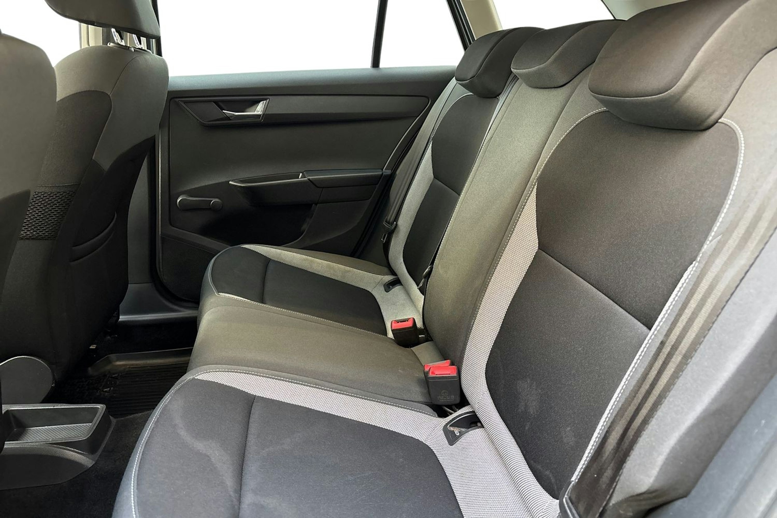 ruskea (beige) Skoda Fabia 2017 kuva 10.