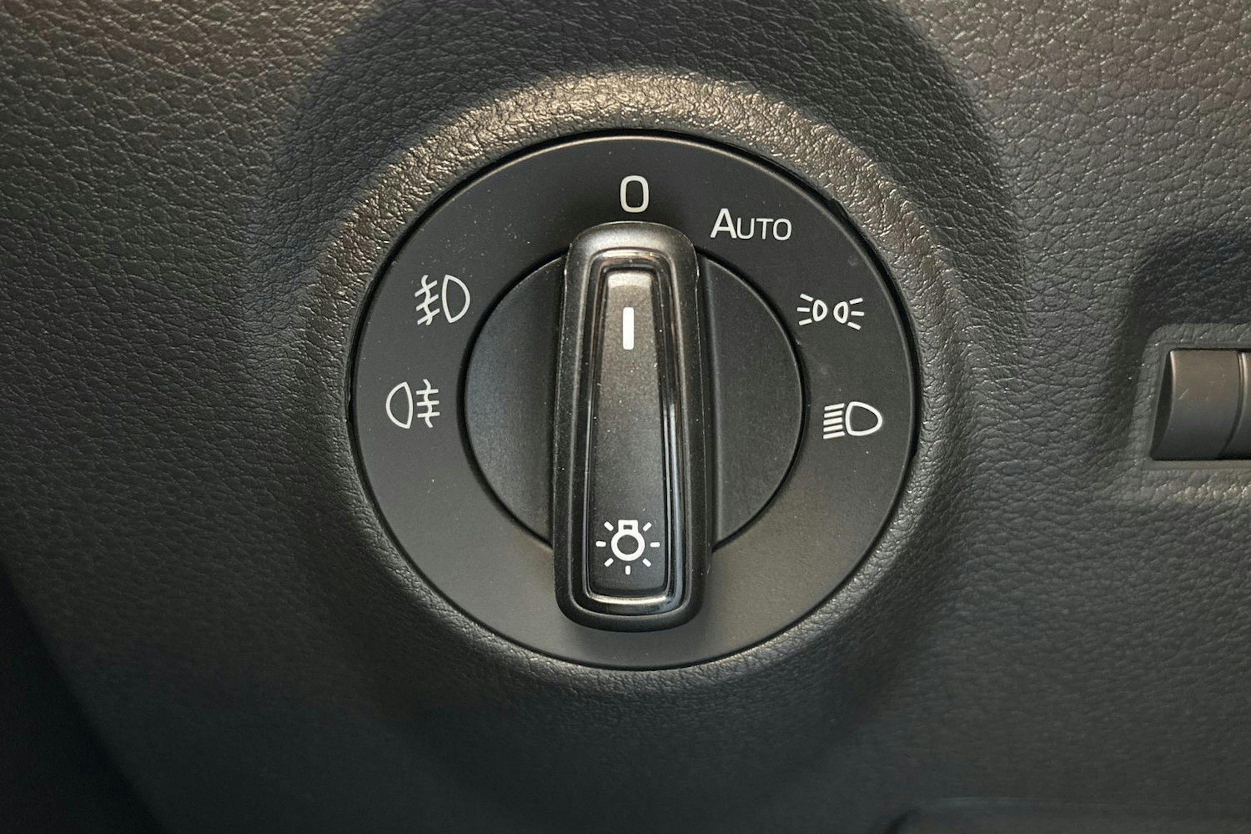 ruskea (beige) Skoda Fabia 2017 kuva 18.