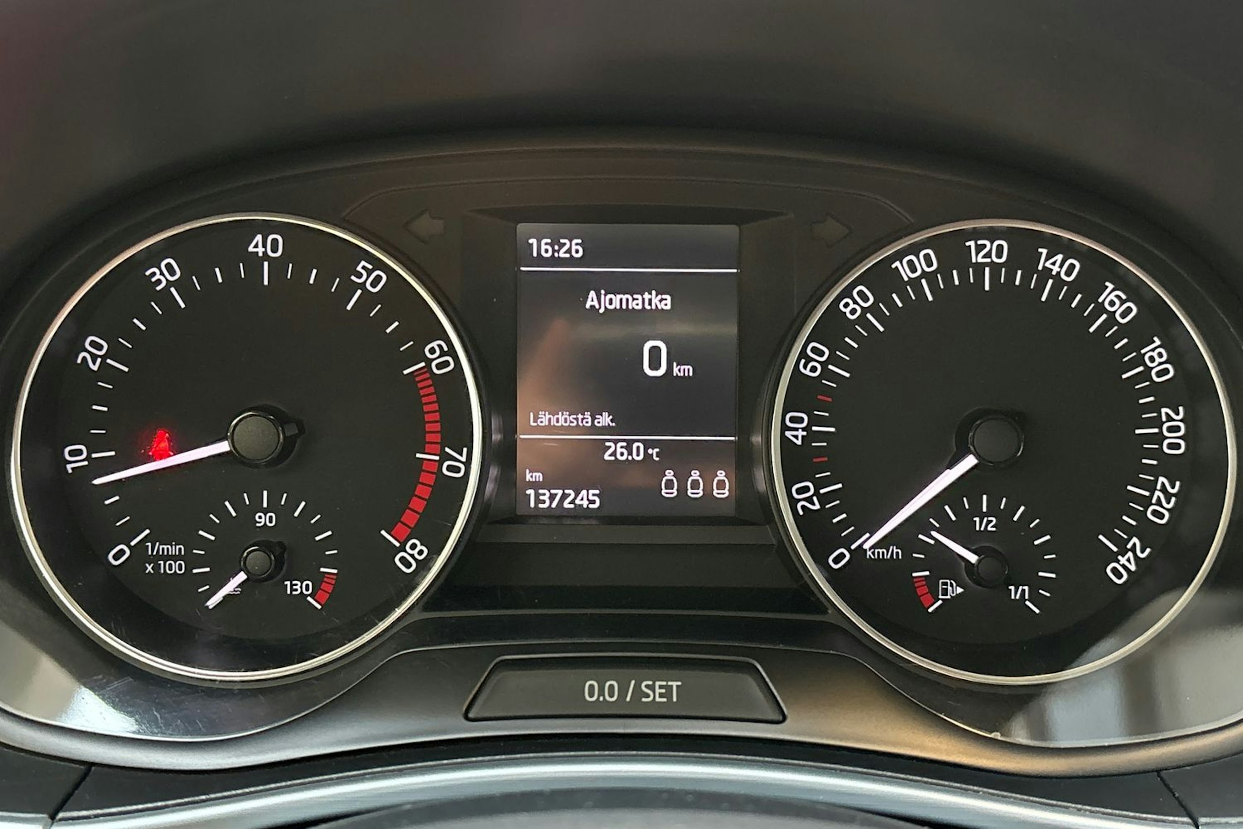 ruskea (beige) Skoda Fabia 2017 kuva 22.