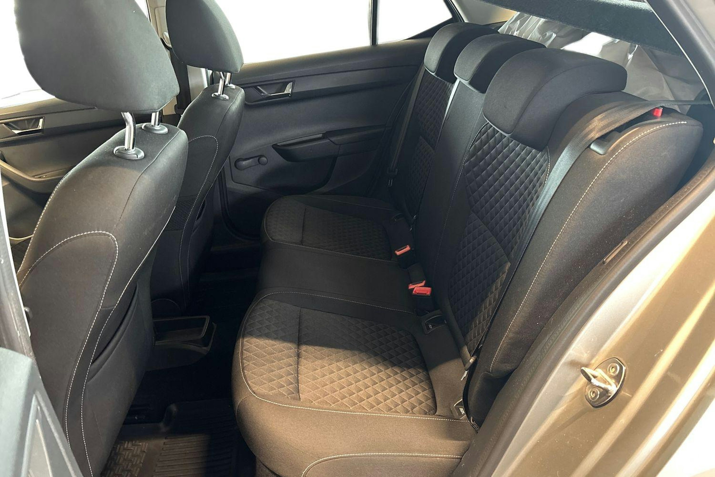 Ruskea (beige) Skoda FABIA 2017 kuva 8.