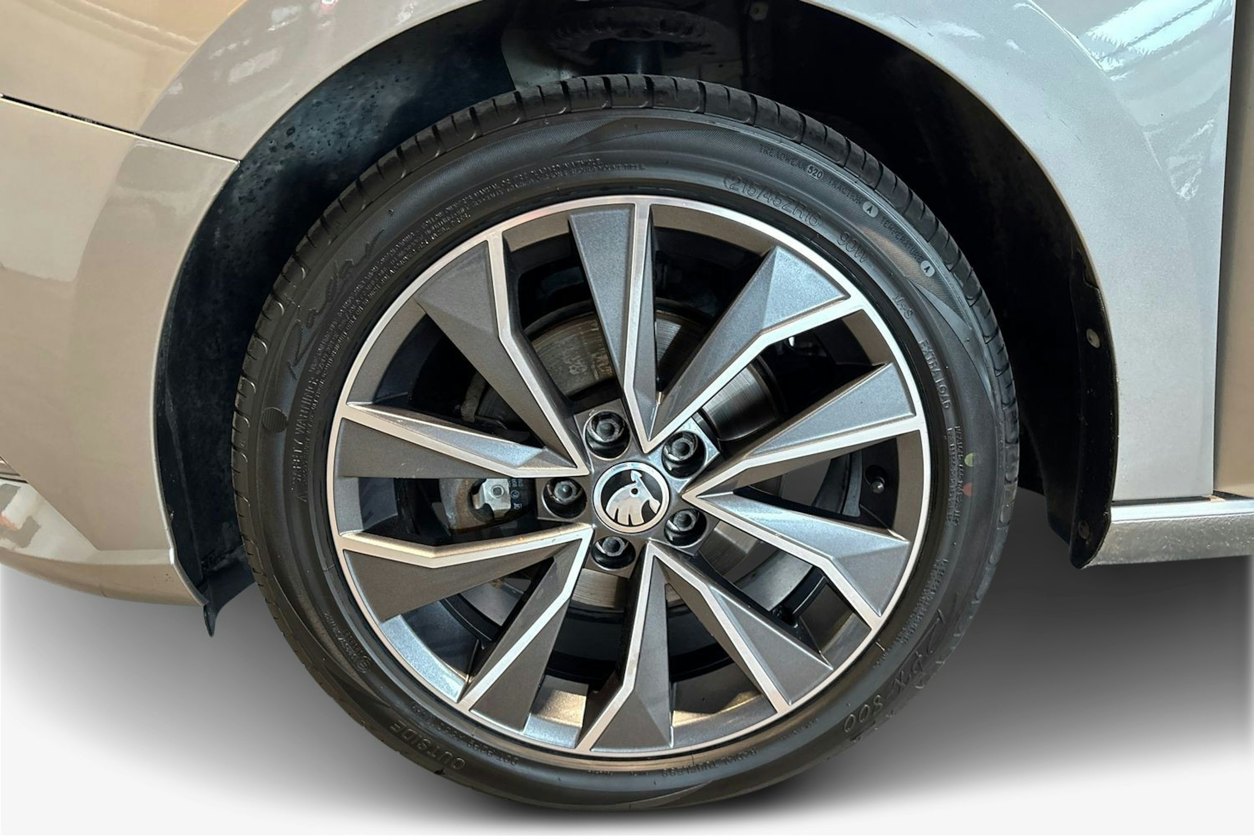 Ruskea (beige) Skoda FABIA 2017 kuva 9.