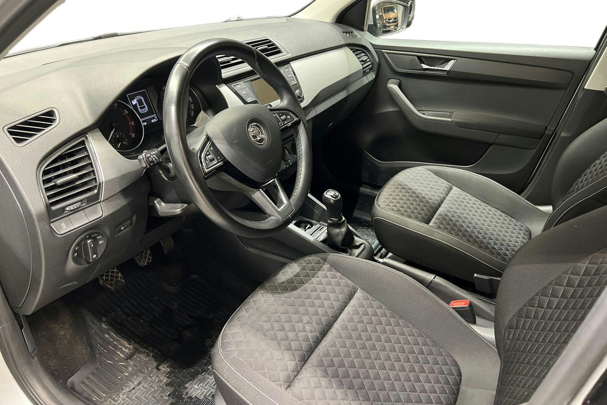 harmaa Skoda Fabia 2017 kuva 8.