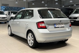 harmaa Skoda Fabia 2017 kuva 18.