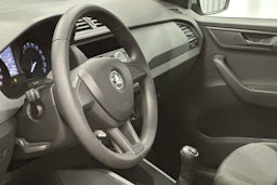 harmaa Skoda Fabia 2017 kuva 6.