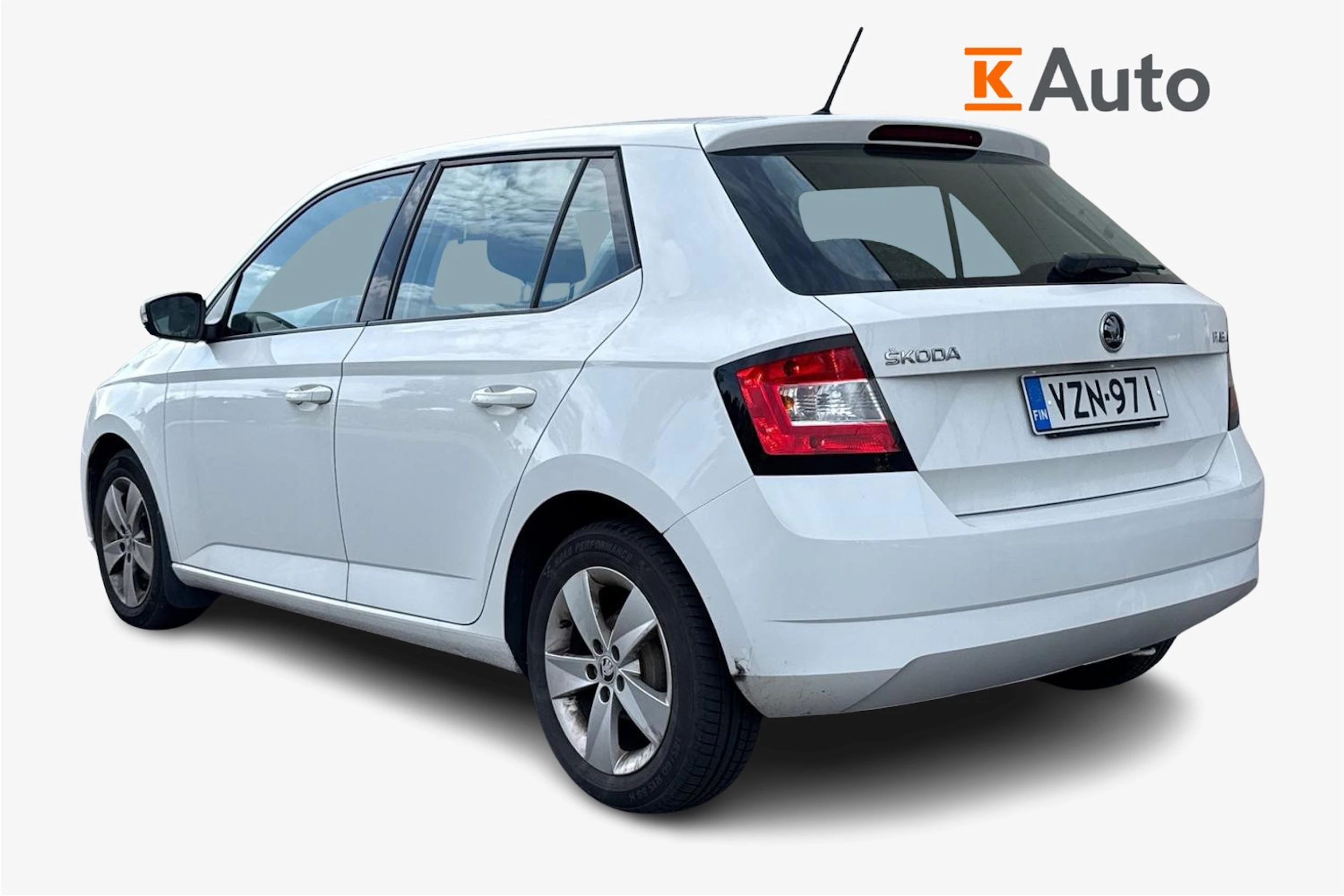 valkoinen Skoda Fabia 2017 kuva 2.