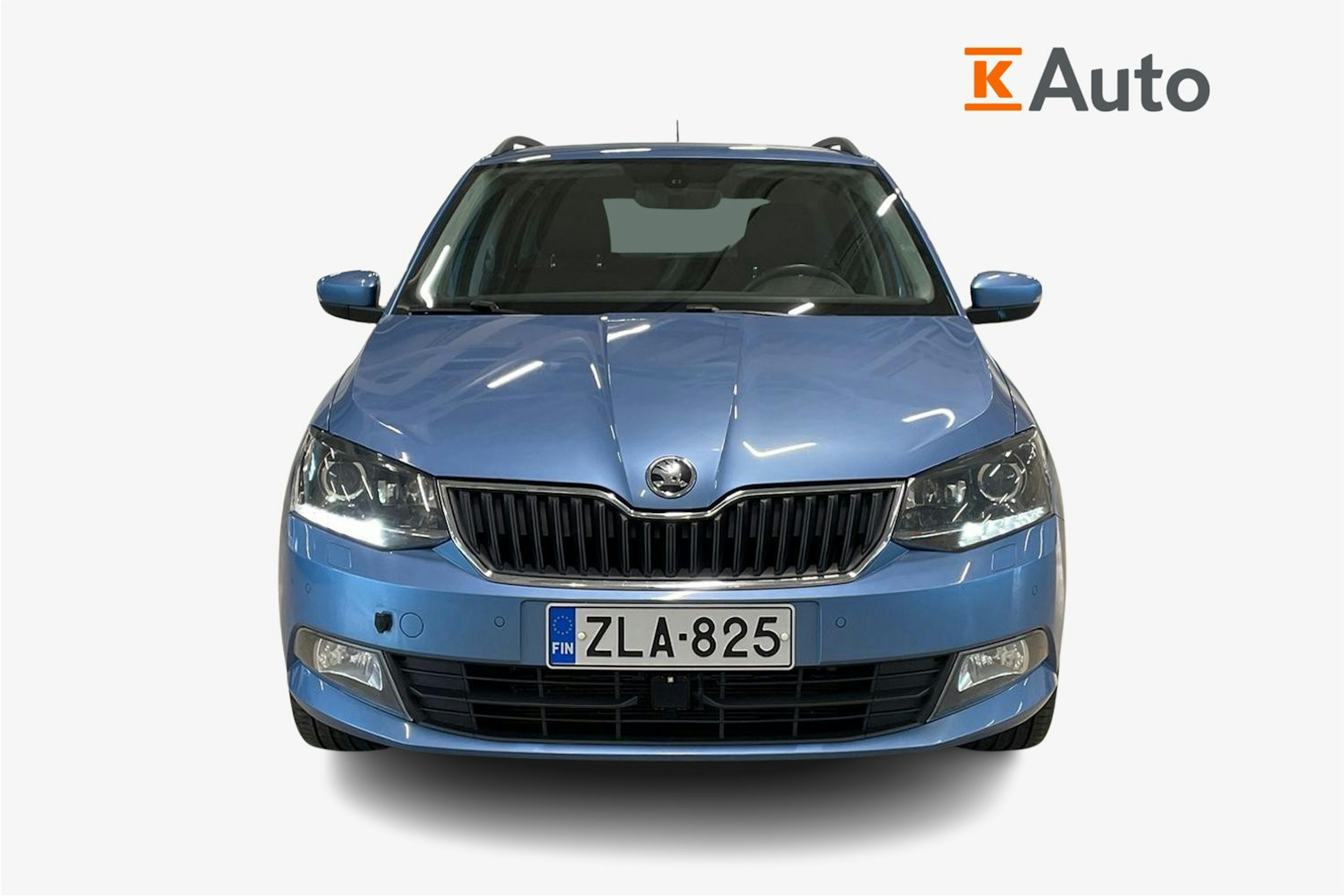 sininen Skoda Fabia 2017 kuva 5.