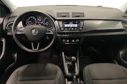 sininen Skoda Fabia 2017 kuva 9.