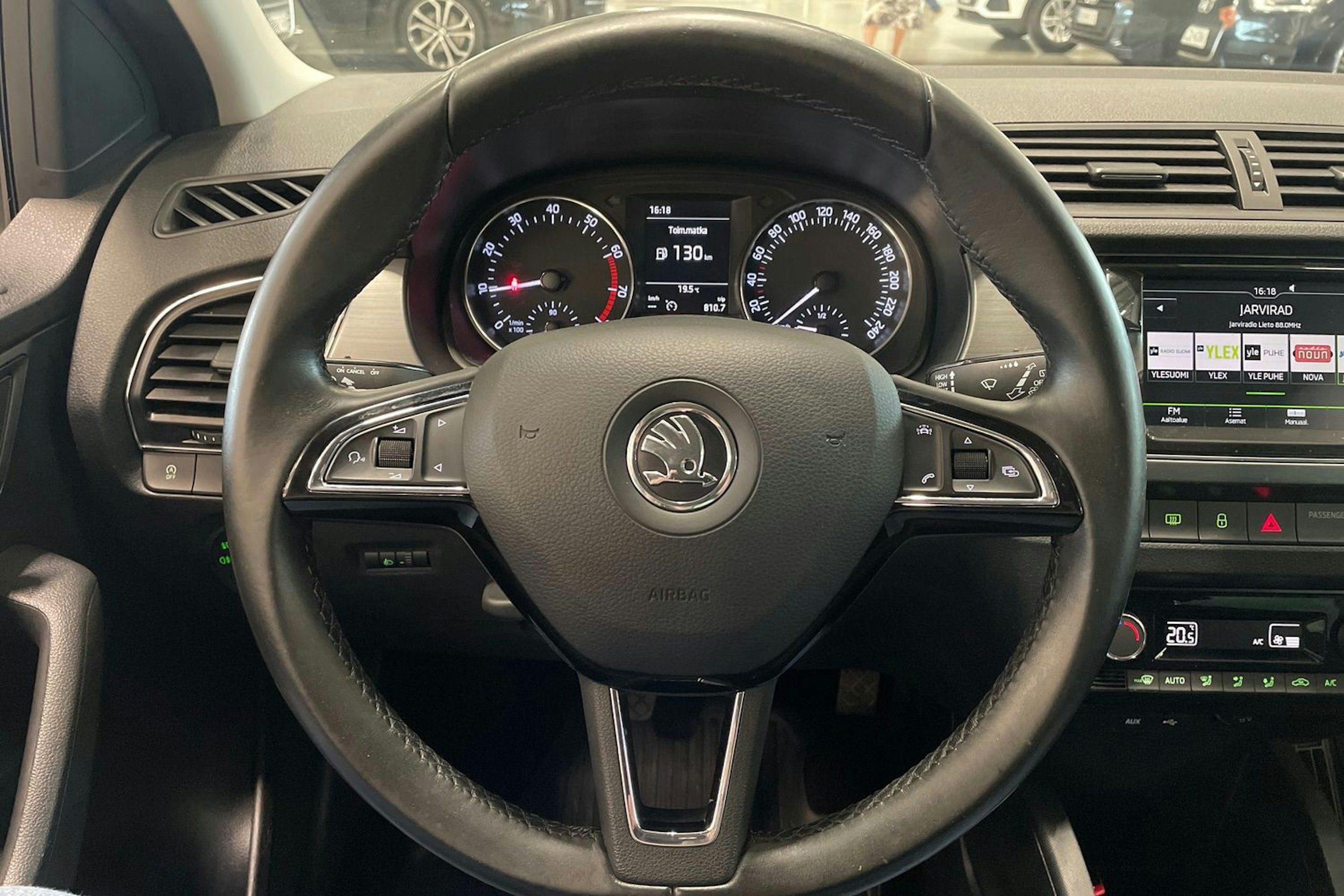 sininen Skoda Fabia 2017 kuva 17.