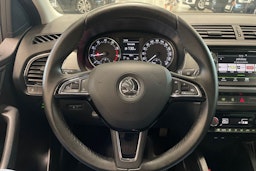 sininen Skoda Fabia 2017 kuva 17.
