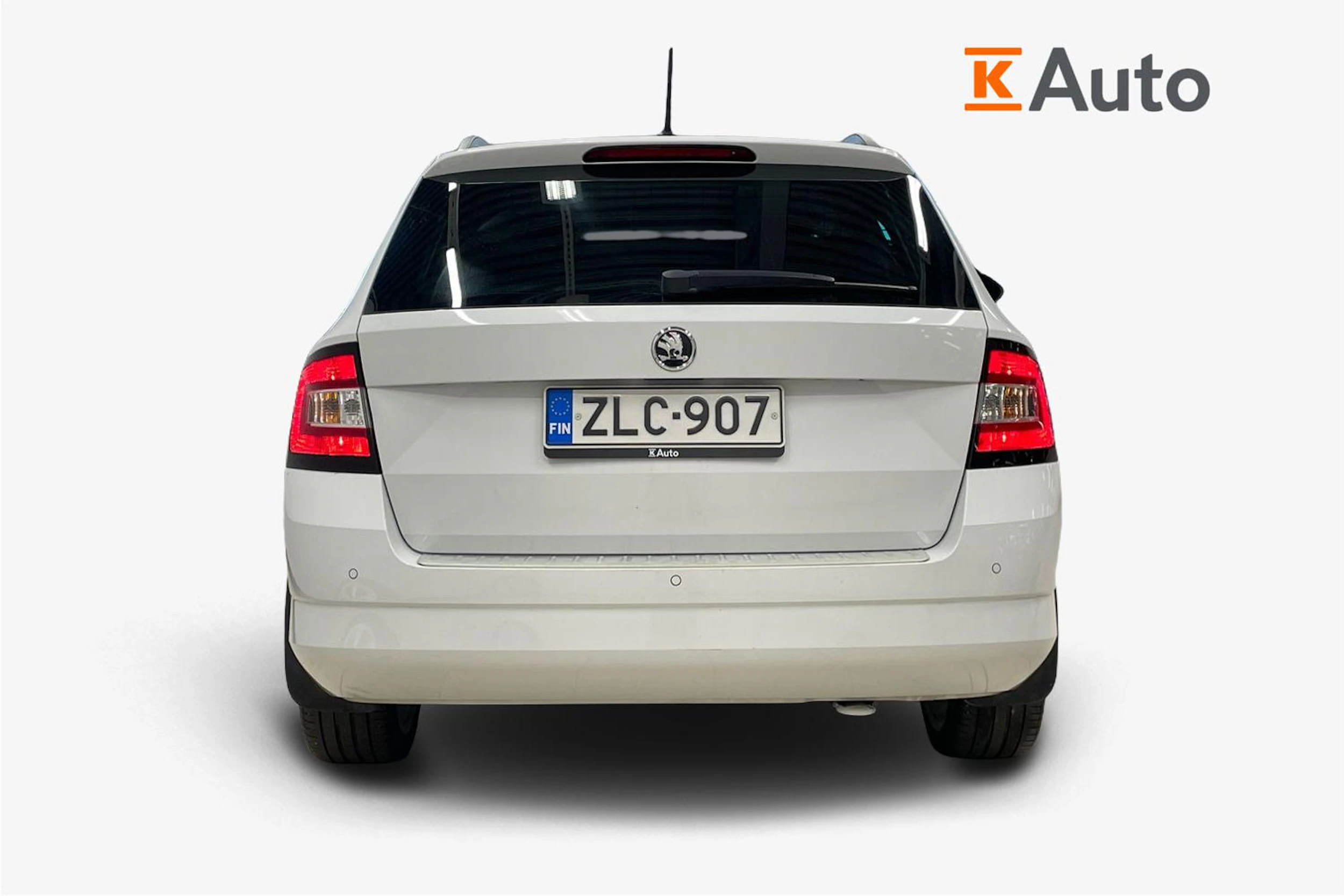 Valkoinen Skoda FABIA 2017 kuva 3.