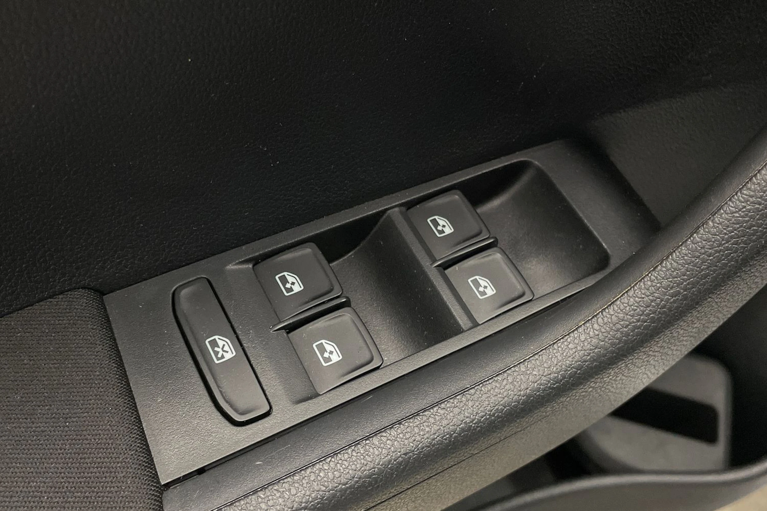 Valkoinen Skoda FABIA 2017 kuva 11.