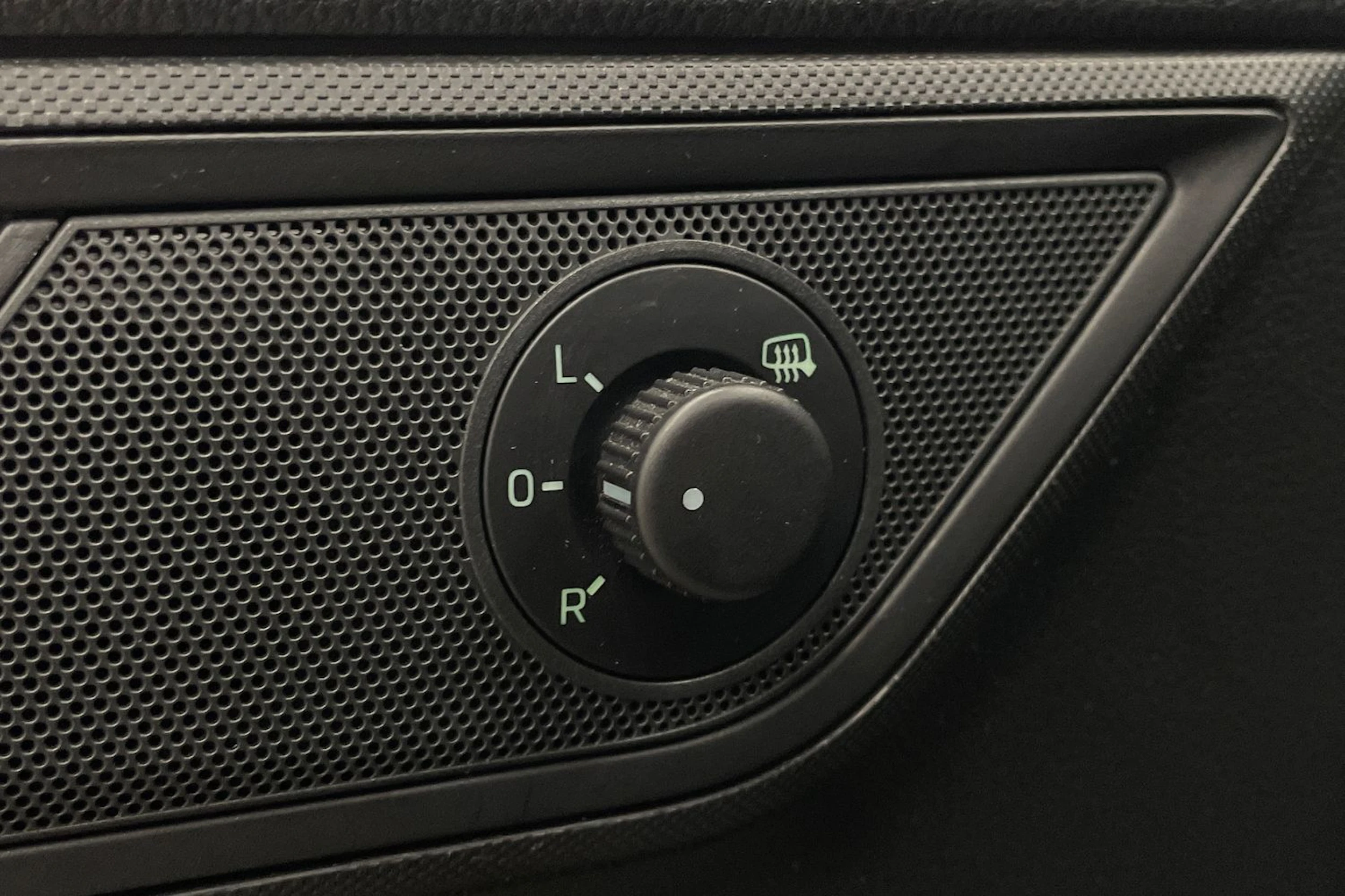 Valkoinen Skoda FABIA 2017 kuva 12.
