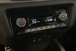 Valkoinen Skoda FABIA 2017 kuva 18.