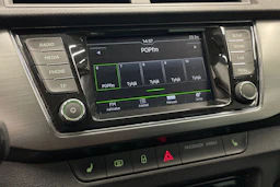 Valkoinen Skoda FABIA 2017 kuva 19.