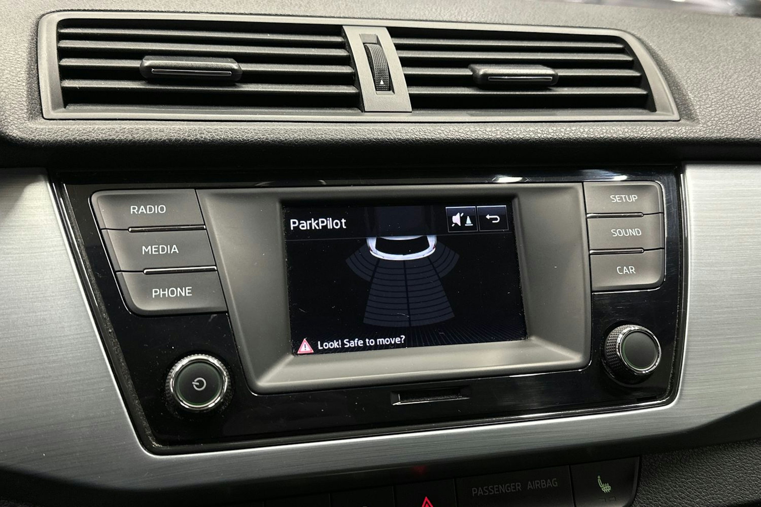 ruskea (beige) Skoda Fabia 2018 kuva 18.