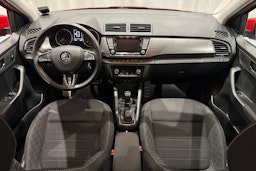 punainen Skoda Fabia 2018 kuva 7.