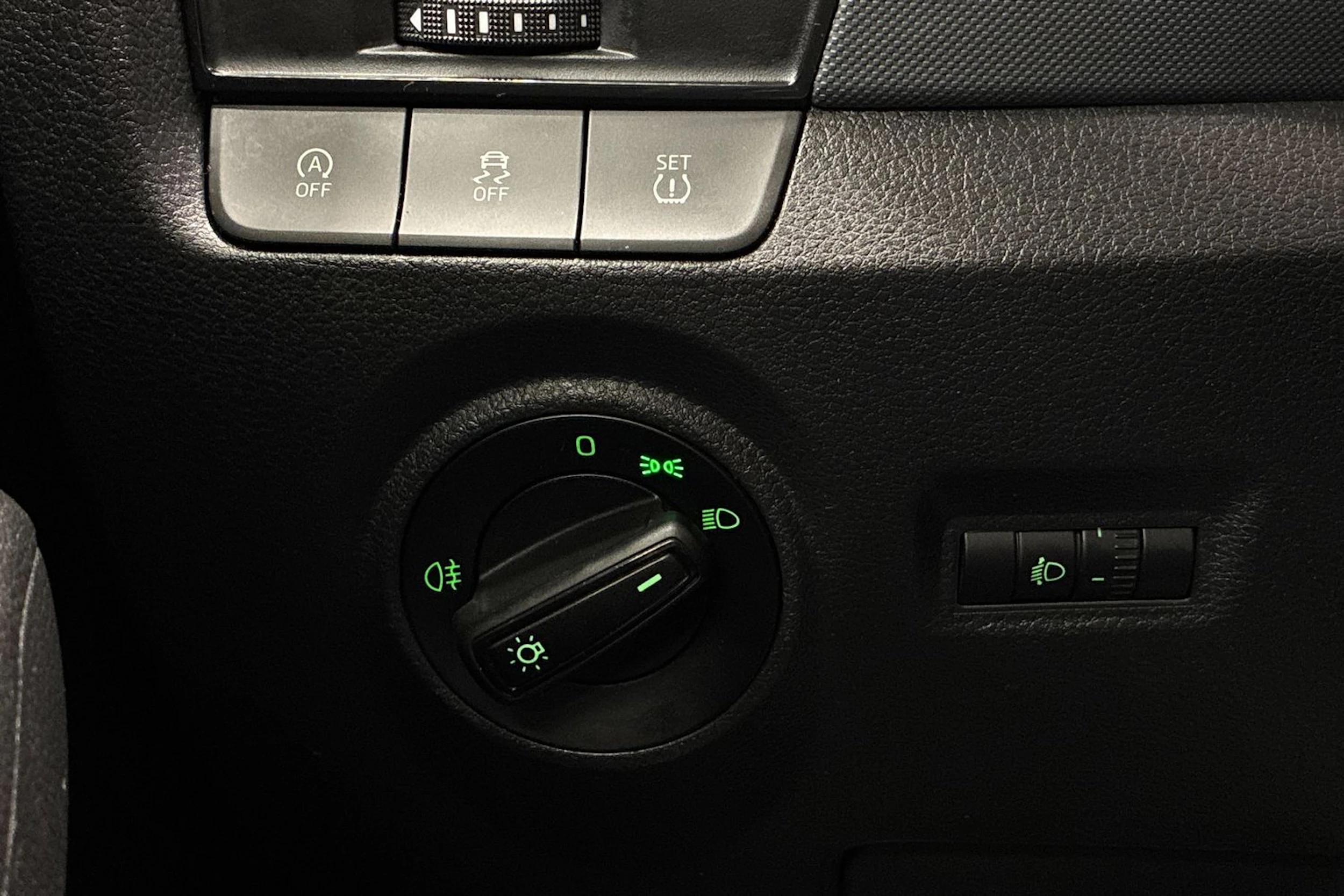 sininen Skoda Fabia 2018 kuva 13.