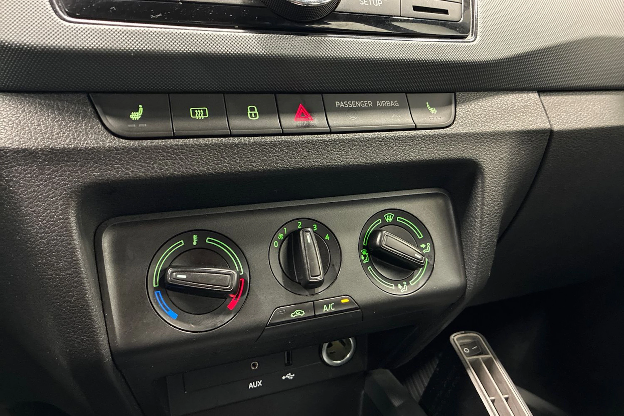 sininen Skoda Fabia 2018 kuva 17.