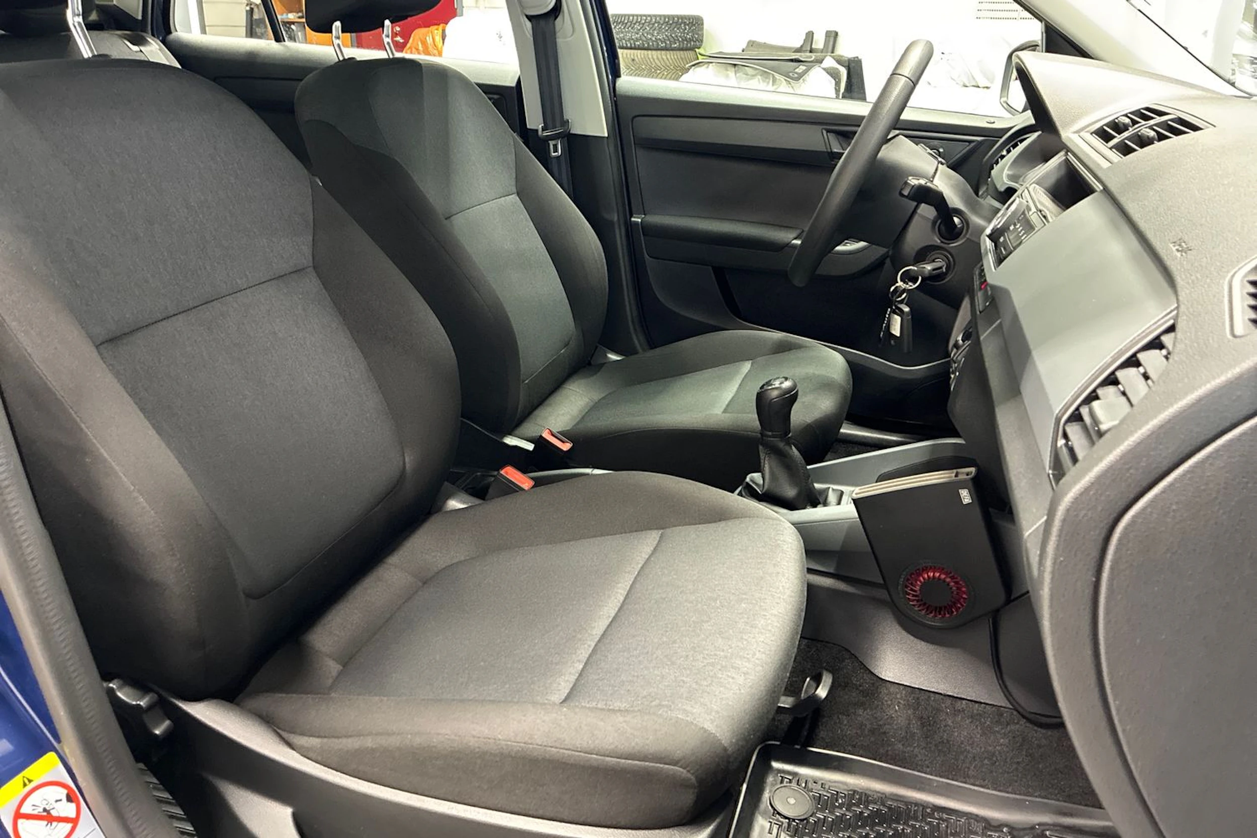 sininen Skoda Fabia 2018 kuva 21.