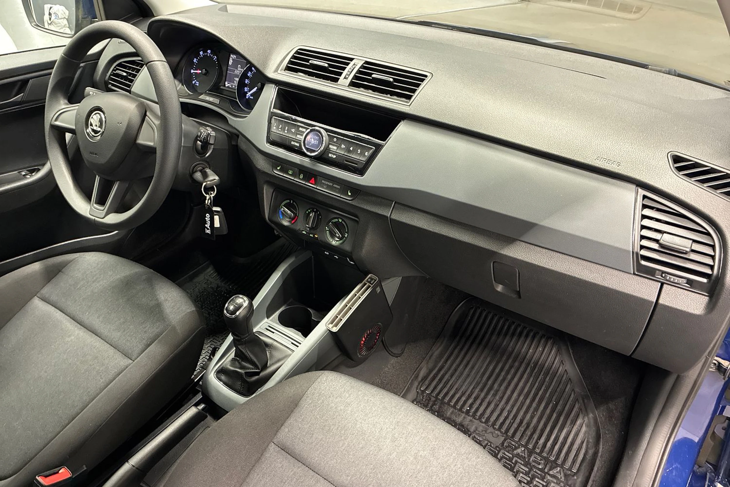 sininen Skoda Fabia 2018 kuva 22.