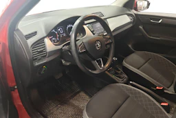 punainen Skoda Fabia 2018 kuva 3.