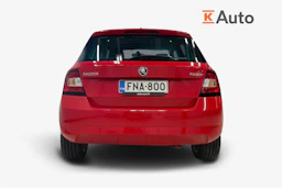 punainen Skoda Fabia 2018 kuva 3.