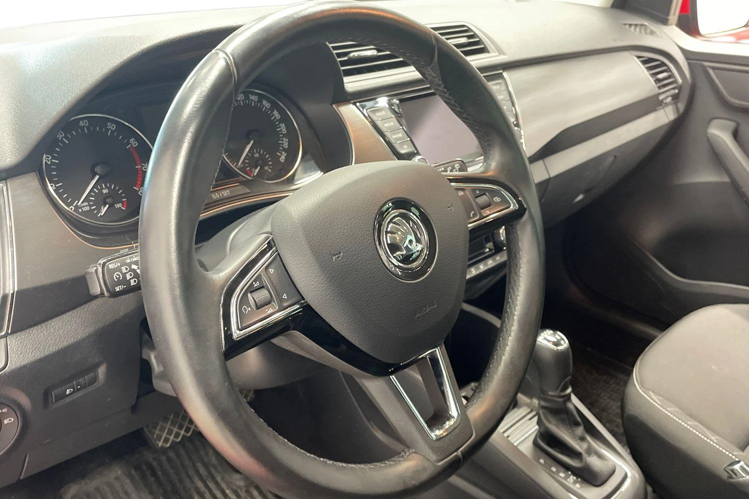 punainen Skoda Fabia 2018 kuva 6.