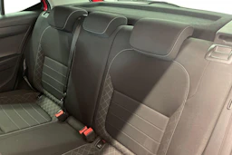 punainen Skoda Fabia 2018 kuva 8.
