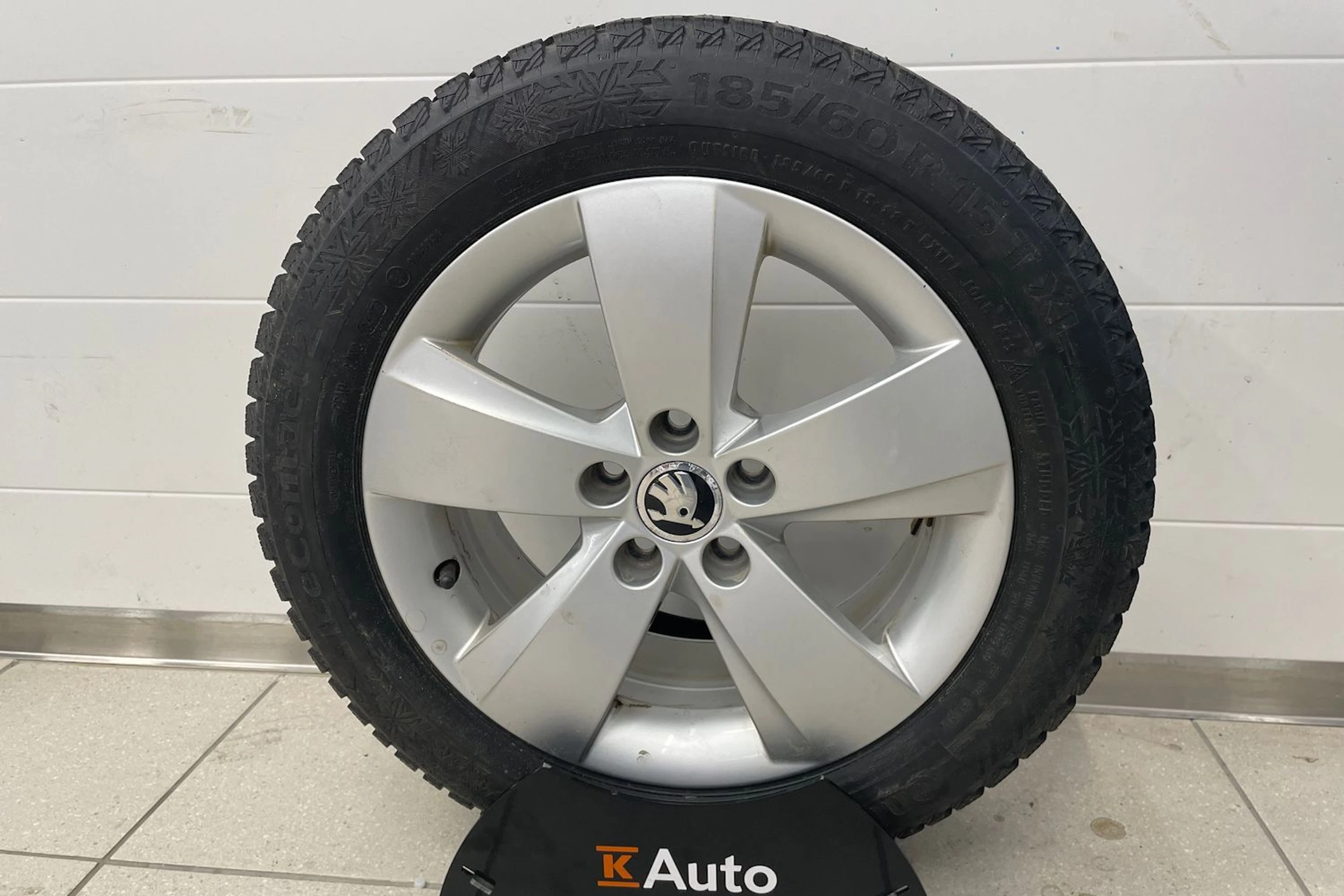 punainen Skoda Fabia 2018 kuva 10.