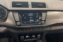 punainen Skoda Fabia 2018 kuva 14.