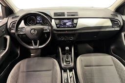 Valkoinen Skoda FABIA 2018 kuva 9.