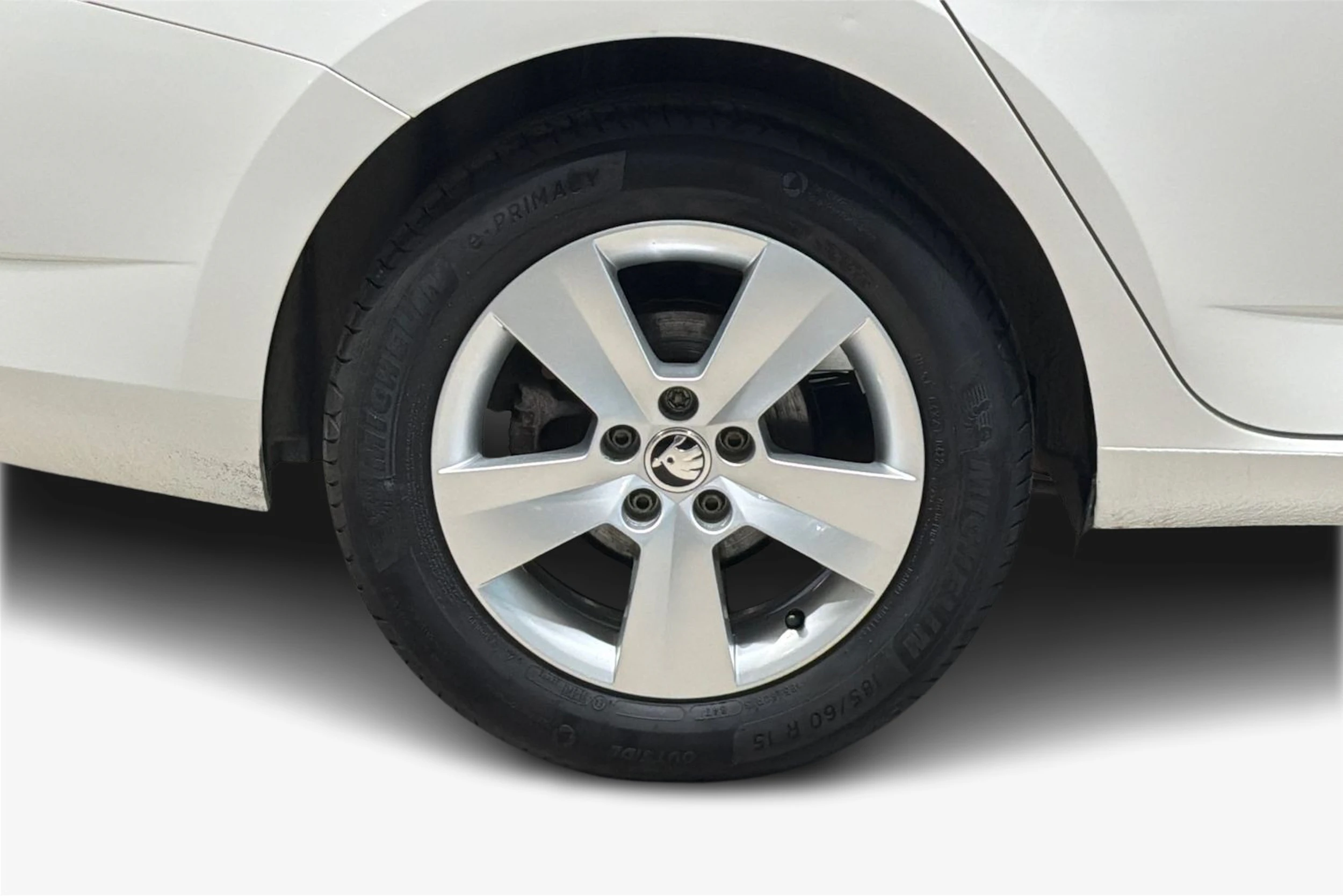 Valkoinen Skoda FABIA 2018 kuva 12.