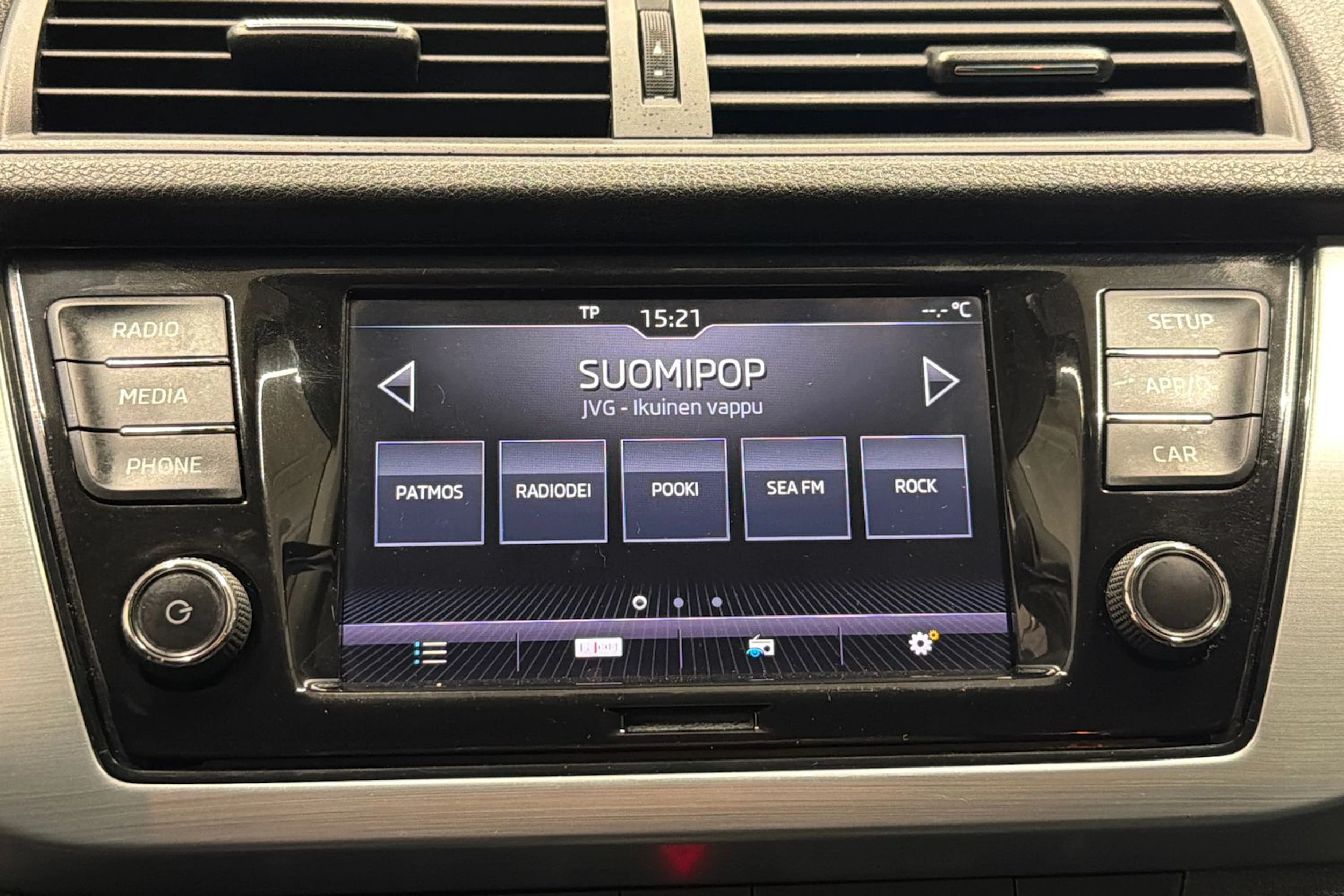 Valkoinen Skoda FABIA 2018 kuva 16.