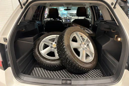 Valkoinen Skoda FABIA 2018 kuva 22.