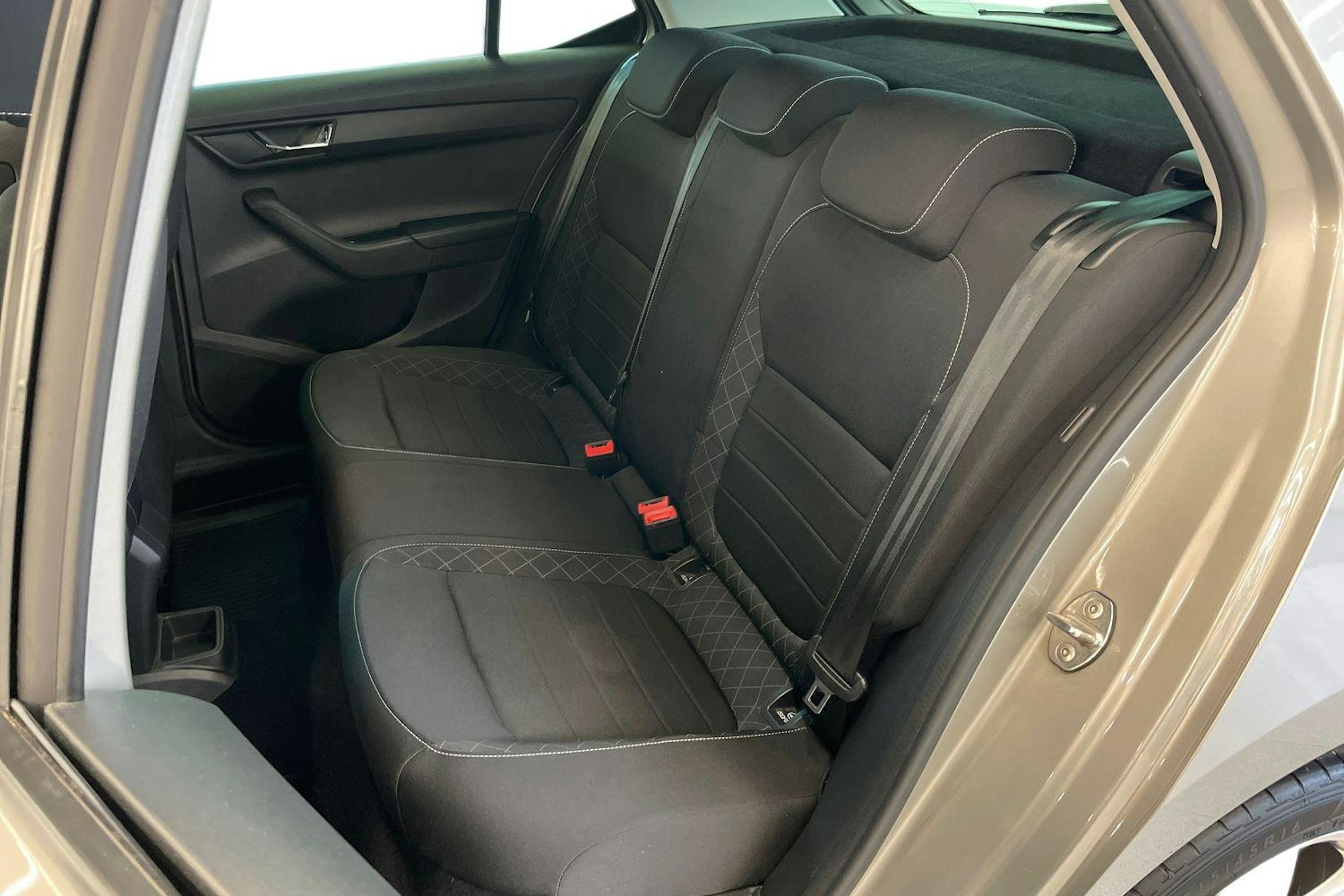 ruskea (beige) Skoda Fabia 2018 kuva 10.