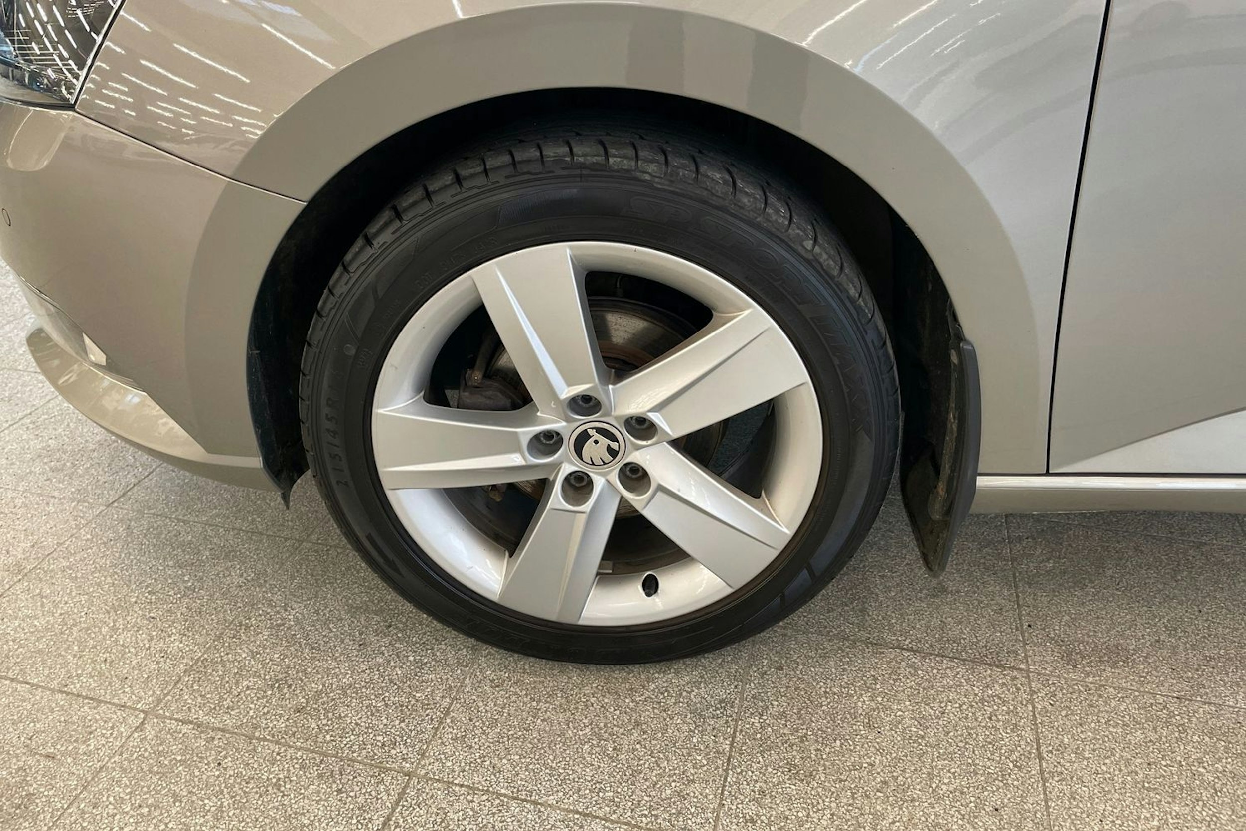 ruskea (beige) Skoda Fabia 2018 kuva 11.