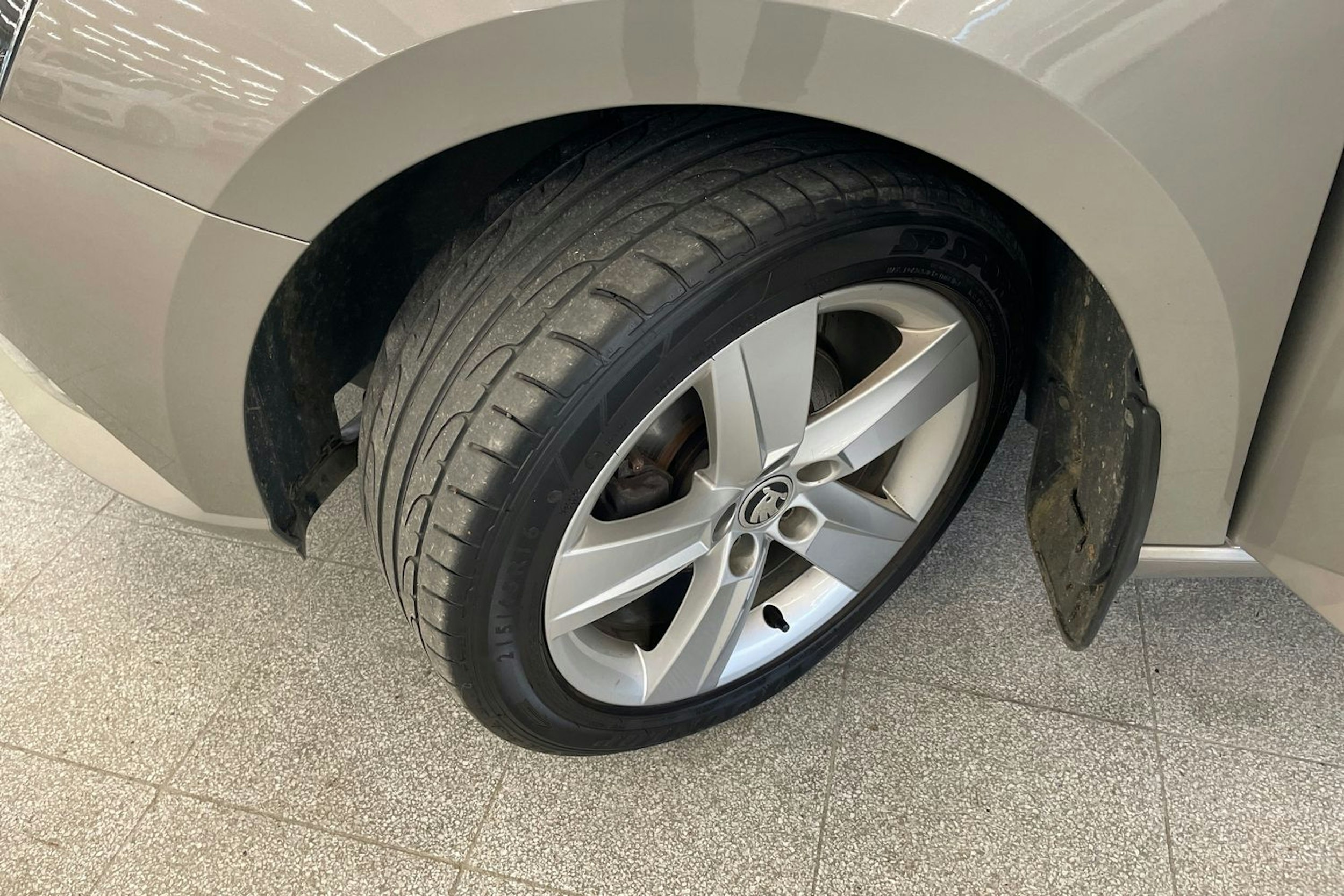 ruskea (beige) Skoda Fabia 2018 kuva 13.