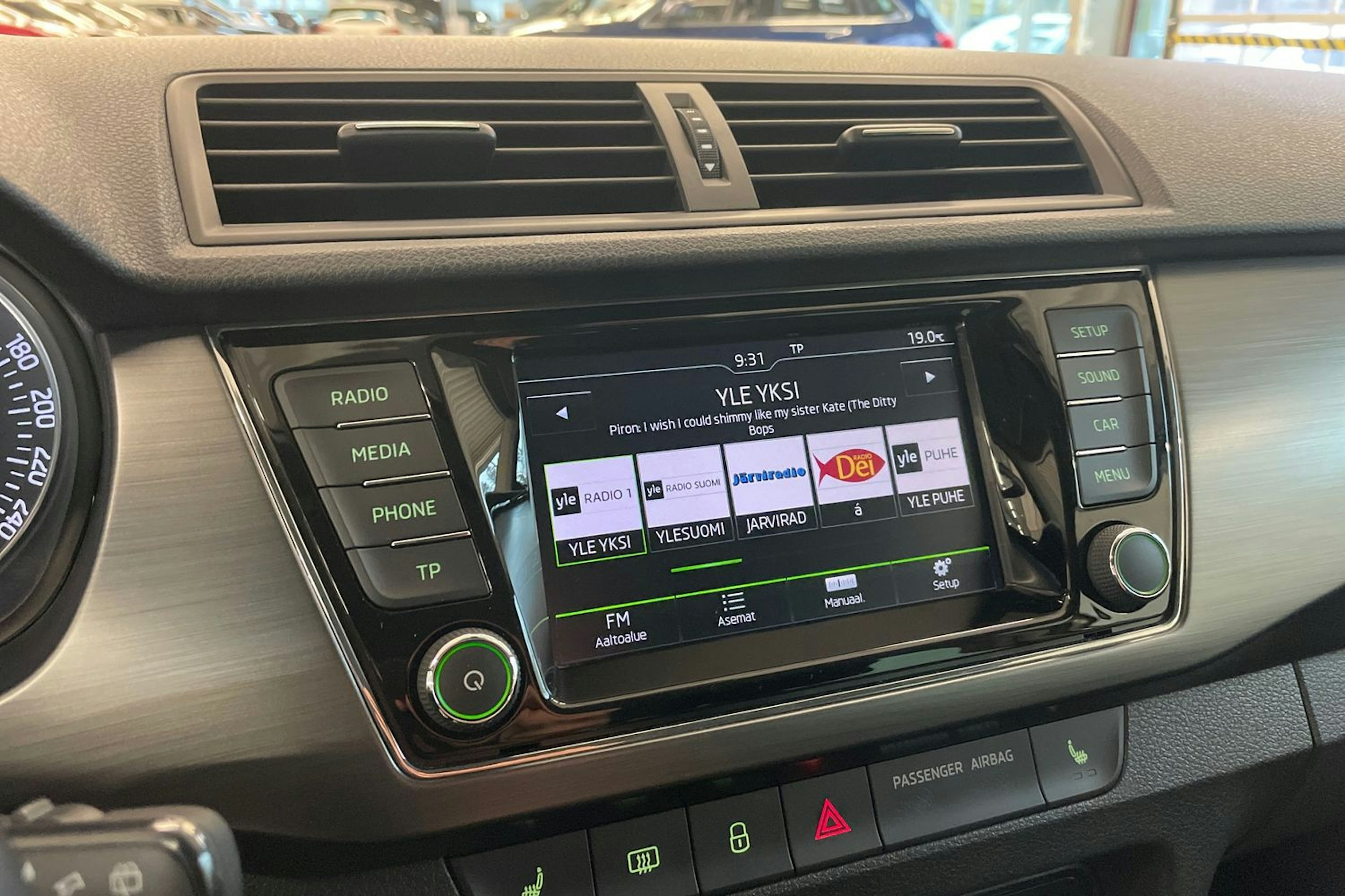 ruskea (beige) Skoda Fabia 2018 kuva 17.