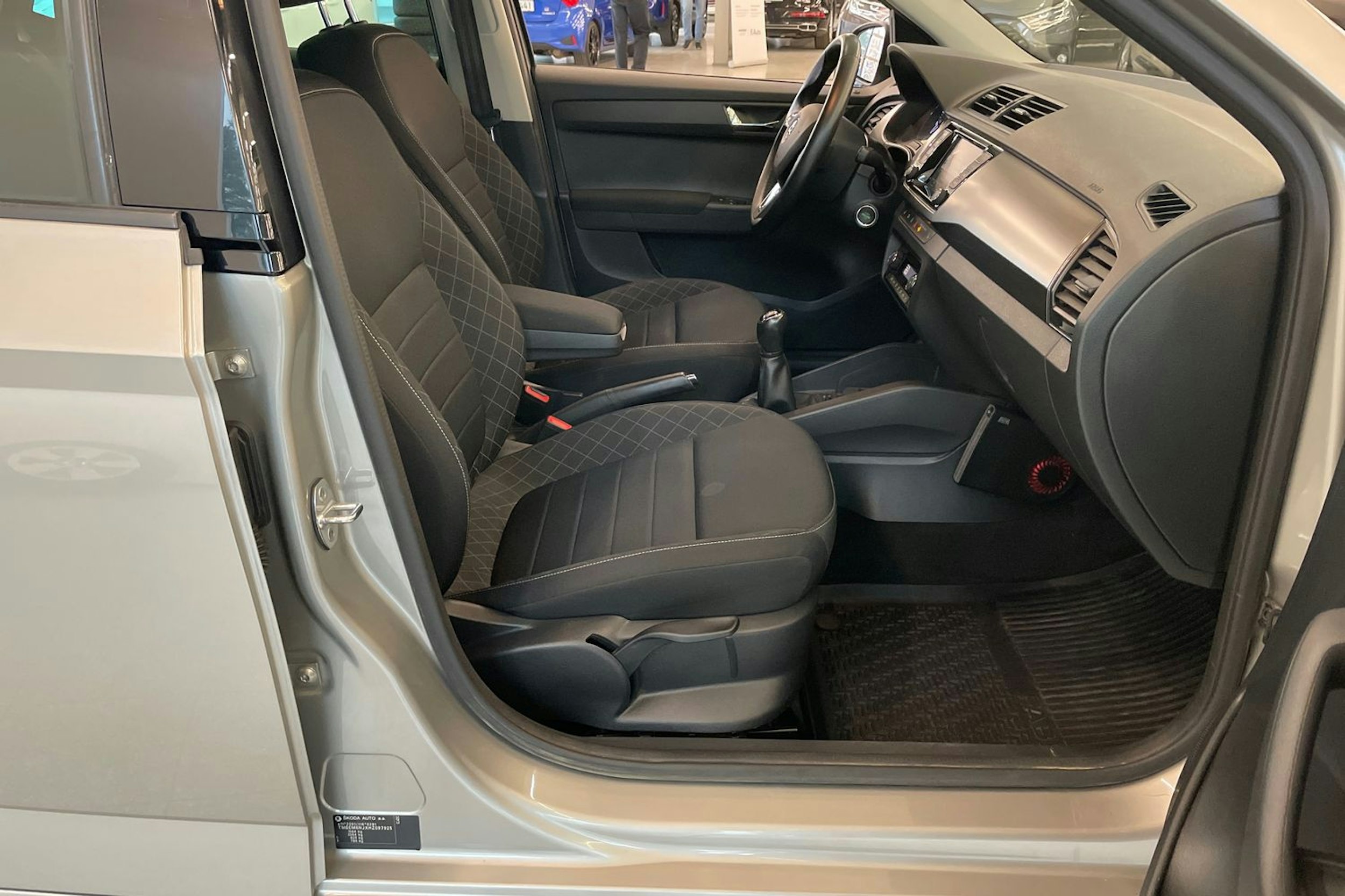 ruskea (beige) Skoda Fabia 2018 kuva 23.