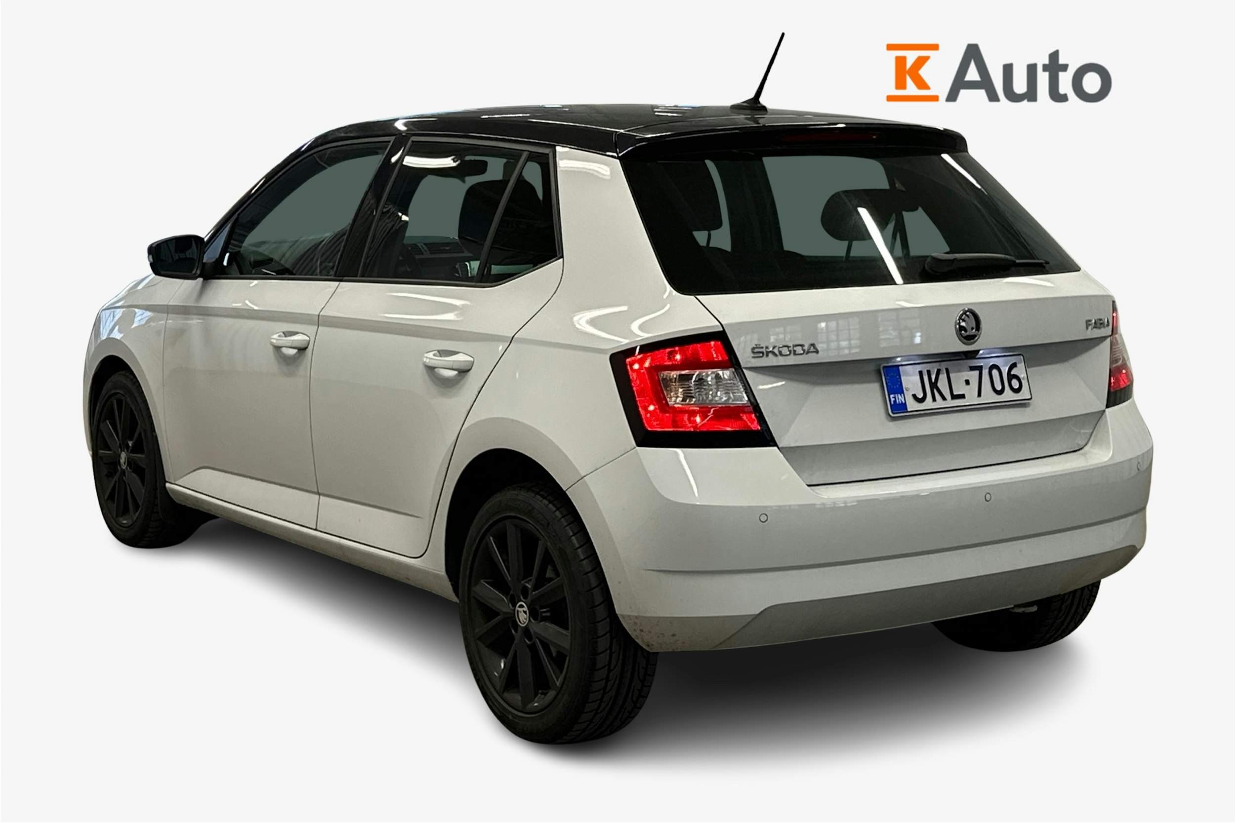 valkoinen Skoda Fabia 2018 kuva 2.