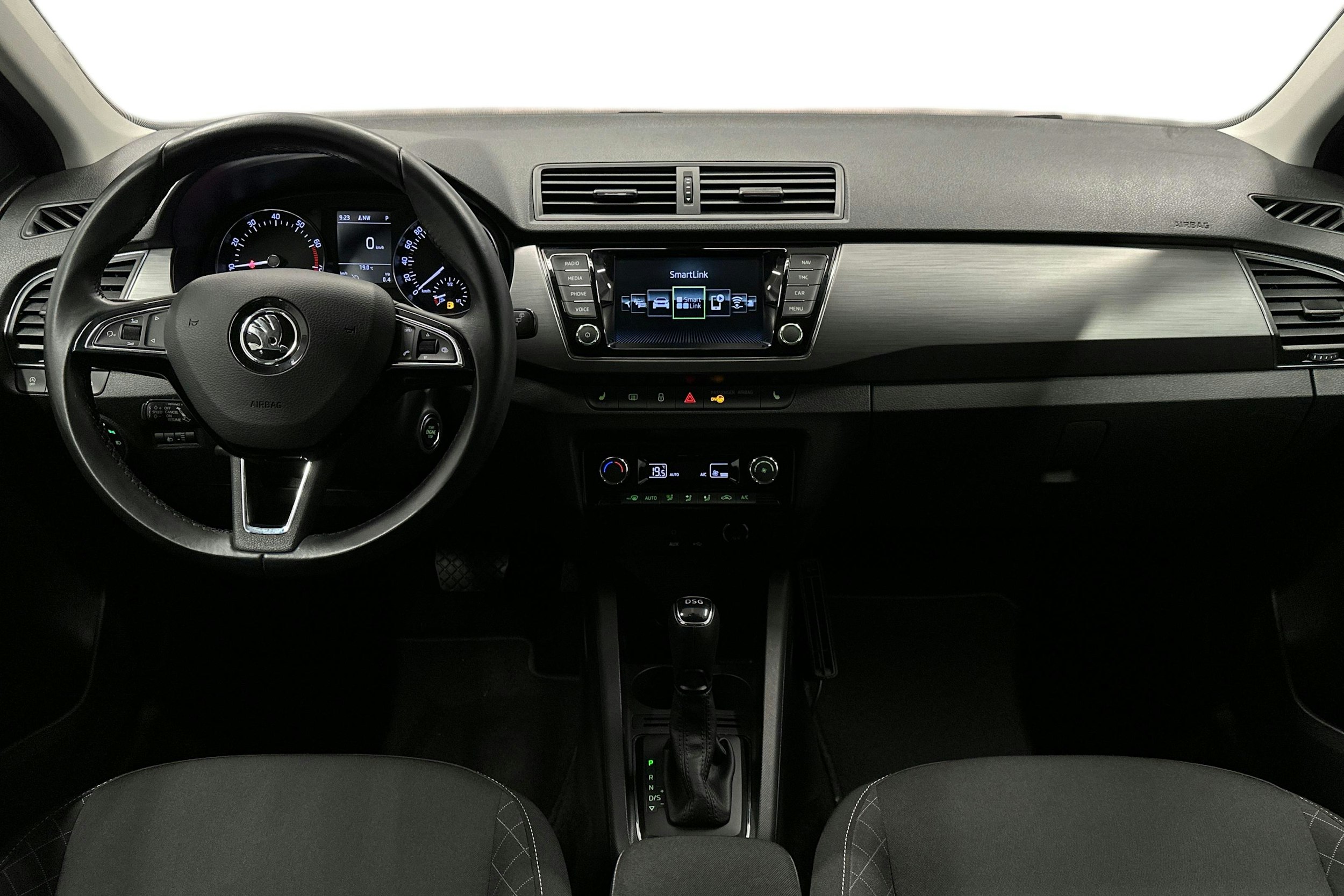 valkoinen Skoda Fabia 2018 kuva 9.