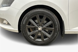 valkoinen Skoda Fabia 2018 kuva 11.
