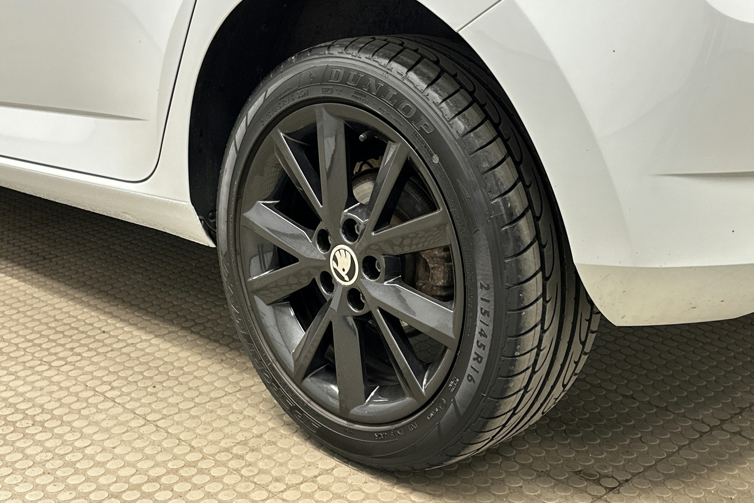 valkoinen Skoda Fabia 2018 kuva 13.