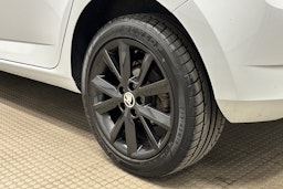 valkoinen Skoda Fabia 2018 kuva 13.