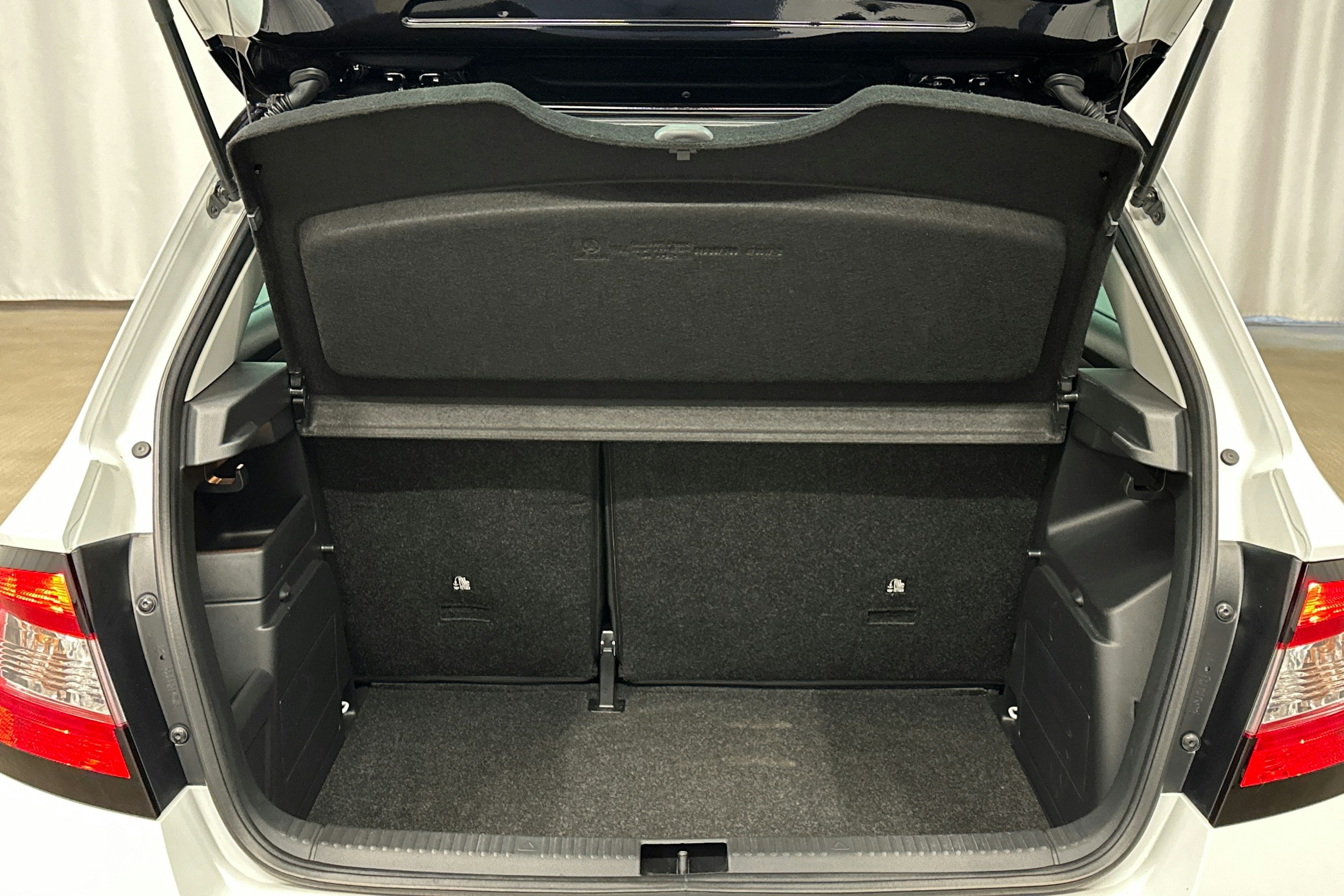 valkoinen Skoda Fabia 2018 kuva 14.